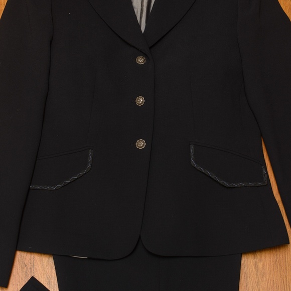 TAHARI ARTHUR S. LEVINE BLACK SUIT - Picture 3 of 5